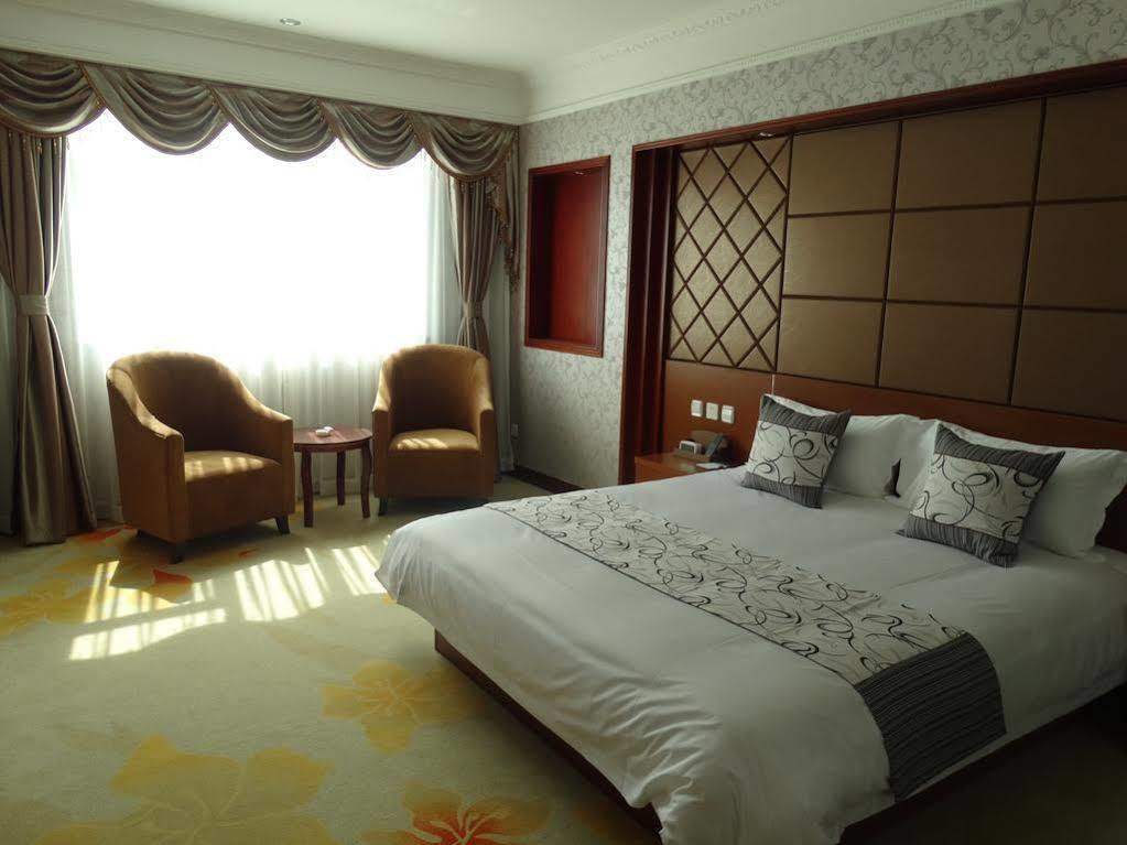 Taiji Hotel 4*